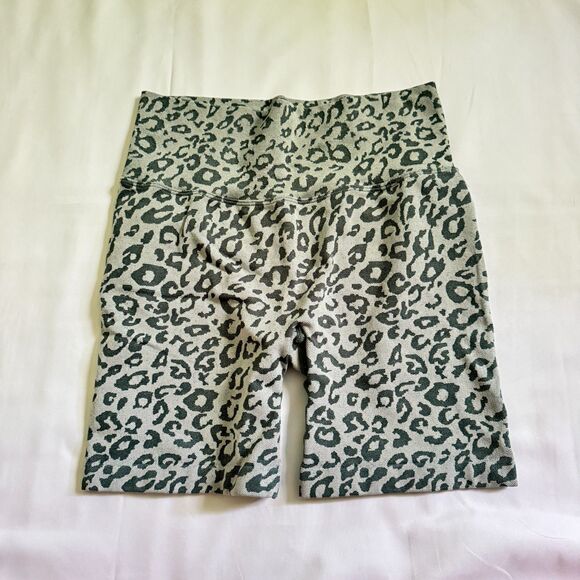 3 pack Leopard Print Biker Shorts Stretchy & Compressive 5 Inch Size Large - Picture 3 of 9